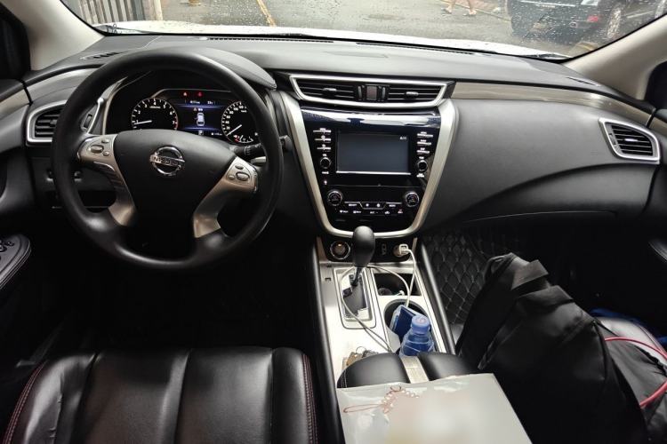 Used Nissan Murano 2019 2.5L XE Two-Wheel Drive Elite Version China VI Standard Center Console