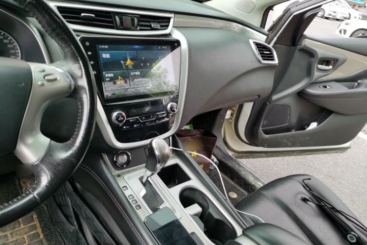 Used Nissan Murano 2019 2.5L XL Two-Wheel Drive Smart Connect Luxury Edition China VI Standard Center Console