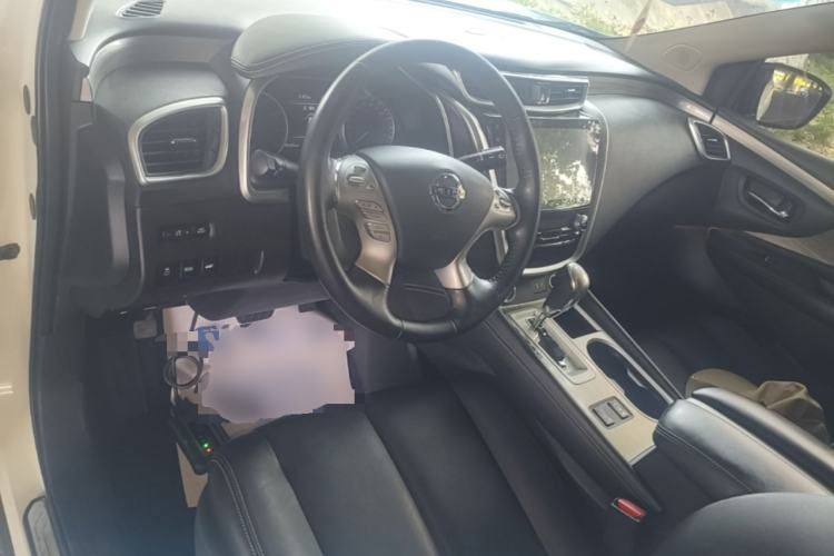Used Nissan Murano 2019 2.5L XL Two-Wheel Drive Smart Connect Luxury Edition China VI Standard Center Console