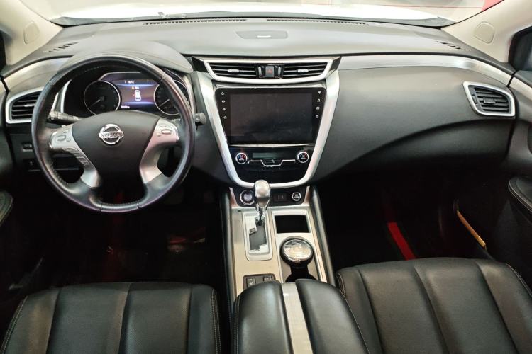 Used Nissan Murano 2019 2.5L XL Two-Wheel Drive Smart Connect Luxury Edition China VI Standard Center Console