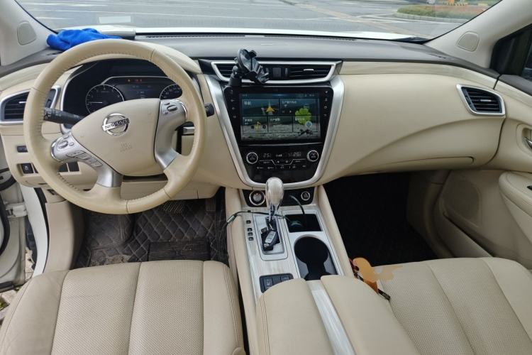 Used Nissan Murano 2019 2.5L XL Two-Wheel Drive Smart Connect Luxury Edition China VI Standard Center Console