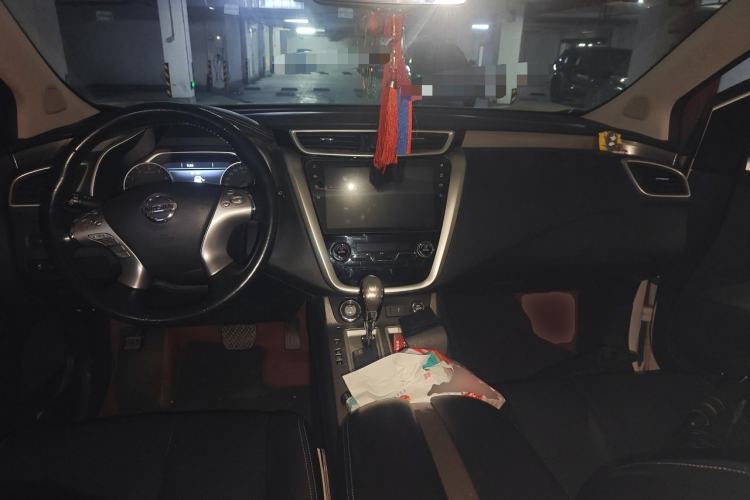 Used Nissan Murano 2019 2.5L XL Two-Wheel Drive Smart Connect Luxury Edition China VI Standard Center Console