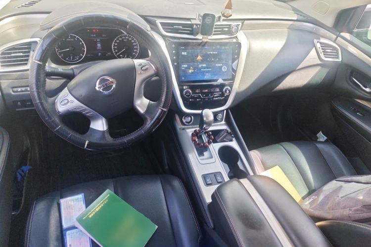Used Nissan Murano 2019 2.5L XL Two-Wheel Drive Smart Connect Luxury Edition China VI Standard Center Console