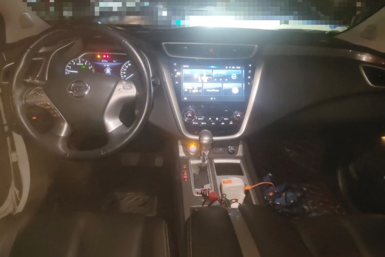 Used Nissan Murano 2019 2.5L XL Two-Wheel Drive Smart Connect Luxury Edition China VI Standard Center Console