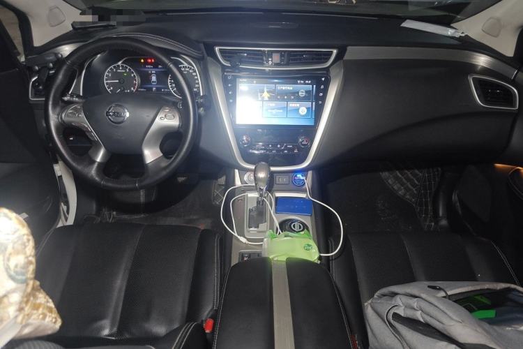 Used Nissan Murano 2019 2.5L XL Two-Wheel Drive Smart Connect Luxury Edition China VI Standard Center Console