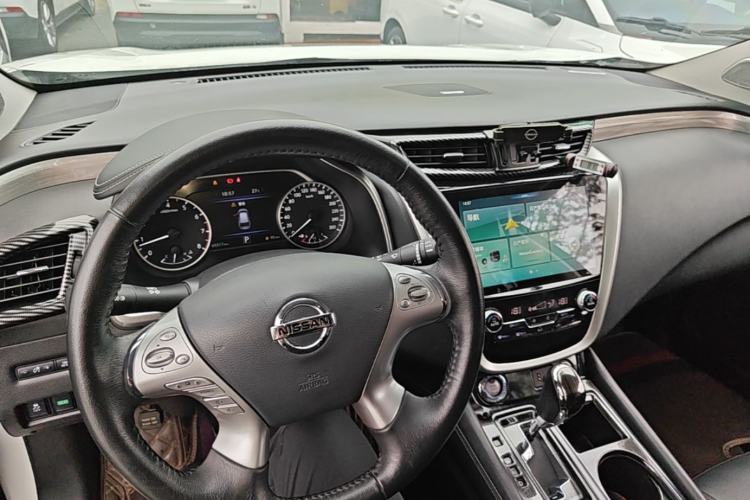 Used Nissan Murano 2019 2.5L XL Two-Wheel Drive Smart Connect Luxury Edition China VI Standard Center Console
