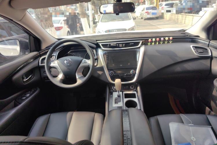 Used Nissan Murano 2019 2.5L XE Two-Wheel Drive Elite Version China VI Standard Center Console