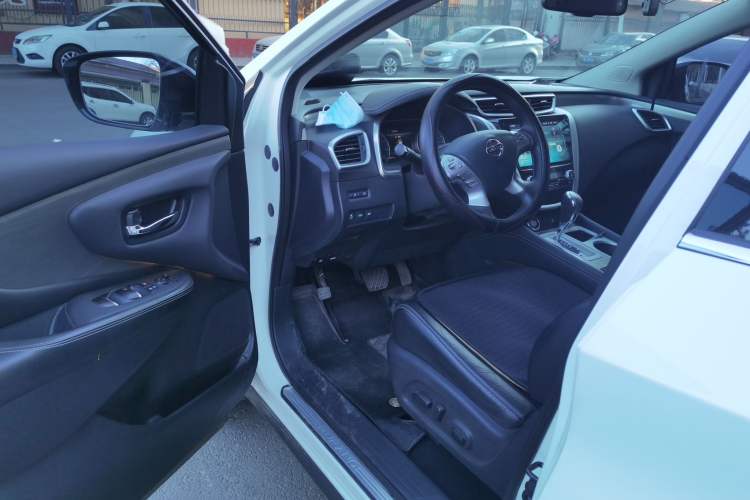 Used Nissan Murano 2019 2.5L XL Two-Wheel Drive Smart Connect Luxury Edition China VI Standard Driver Seat