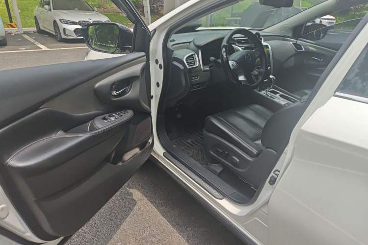 Used Nissan Murano 2019 2.5L XL Two-Wheel Drive Smart Connect Luxury Edition China VI Standard Driver Seat