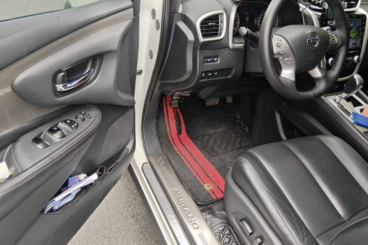 Used Nissan Murano 2019 2.5L XL Two-Wheel Drive Smart Connect Luxury Edition China VI Standard Driver Seat