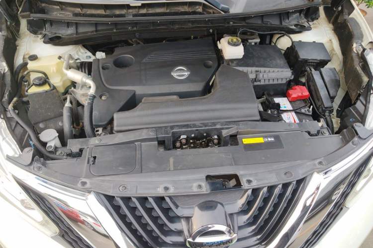 Used Nissan Murano 2019 2.5L XE Two-Wheel Drive Elite Version China VI Standard Engine Bay
