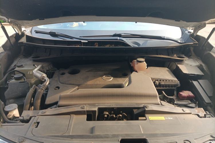 Used Nissan Murano 2019 2.5L XL Two-Wheel Drive Smart Connect Luxury Edition China VI Standard Engine Bay