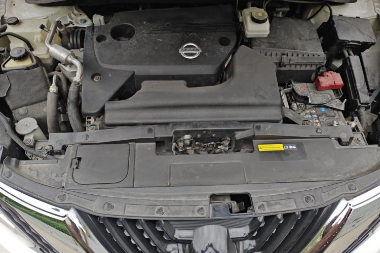 Used Nissan Murano 2019 2.5L XL Two-Wheel Drive Smart Connect Luxury Edition China VI Standard Engine Bay