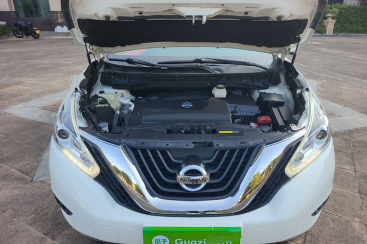 Used Nissan Murano 2019 2.5L XL Two-Wheel Drive Smart Connect Luxury Edition China VI Standard Engine Bay