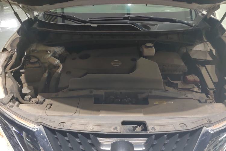 Used Nissan Murano 2019 2.5L XL Two-Wheel Drive Smart Connect Luxury Edition China VI Standard Engine Bay