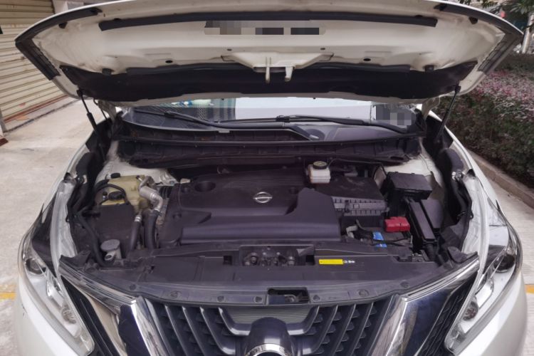 Used Nissan Murano 2019 2.5L XL Two-Wheel Drive Smart Connect Luxury Edition China VI Standard Engine Bay