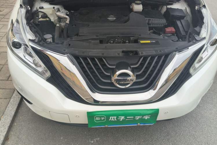 Used Nissan Murano 2019 2.5L XL Two-Wheel Drive Smart Connect Luxury Edition China VI Standard Engine Bay