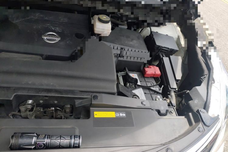 Used Nissan Murano 2019 2.5L XL Two-Wheel Drive Smart Connect Luxury Edition China VI Standard Engine Bay Left