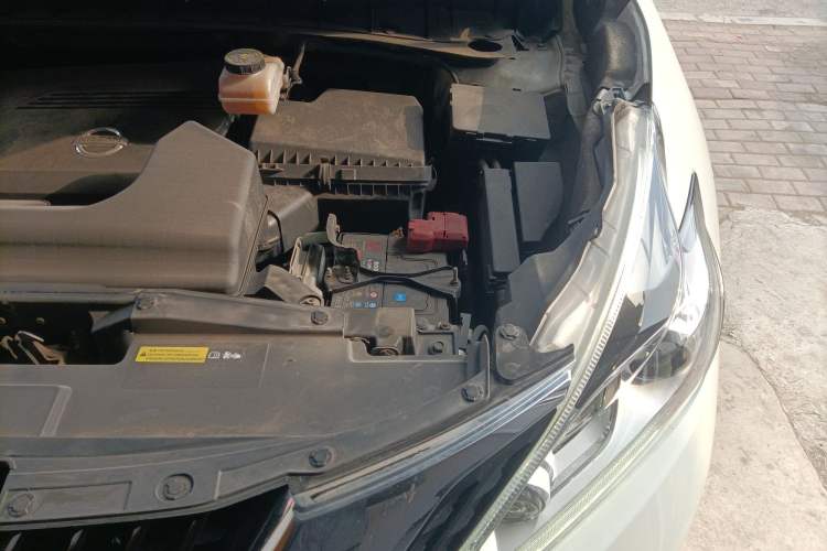 Used Nissan Murano 2019 2.5L XL Two-Wheel Drive Smart Connect Luxury Edition China VI Standard Engine Bay Left