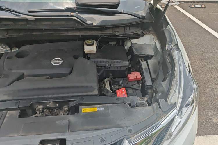 Used Nissan Murano 2019 2.5L XL Two-Wheel Drive Smart Connect Luxury Edition China VI Standard Engine Bay Left
