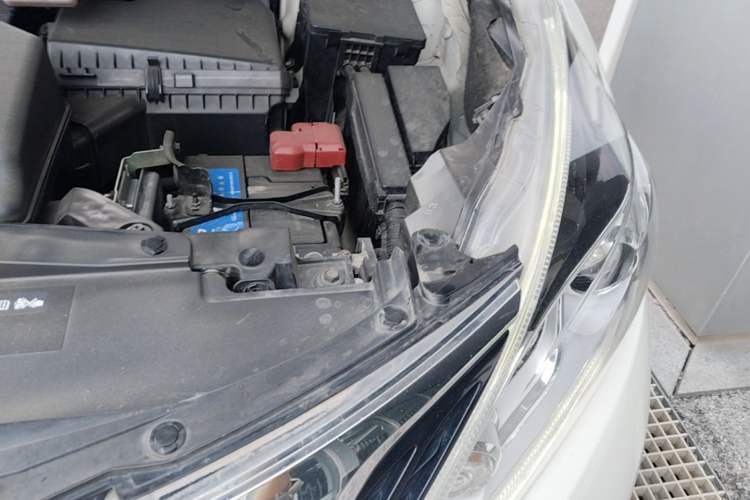 Used Nissan Murano 2019 2.5L XL Two-Wheel Drive Smart Connect Luxury Edition China VI Standard Engine Bay Left