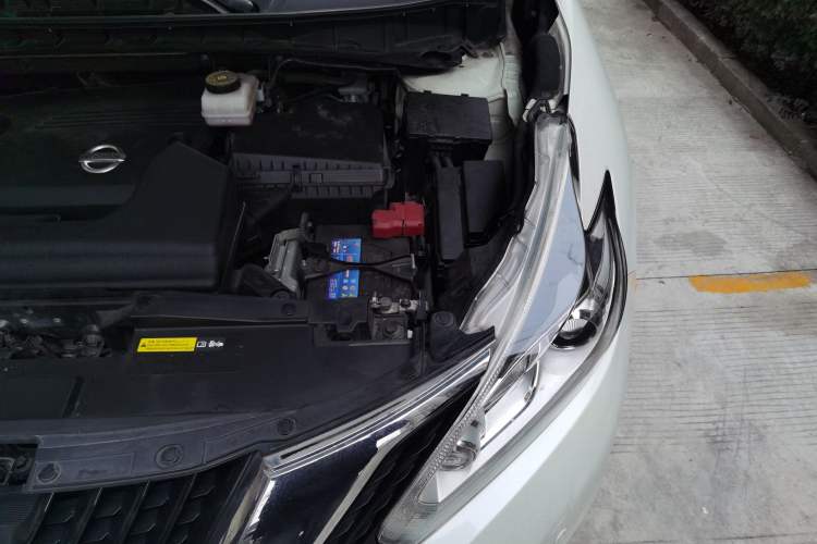 Used Nissan Murano 2019 2.5L XL Two-Wheel Drive Smart Connect Luxury Edition China VI Standard Engine Bay Left
