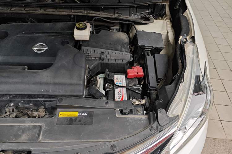 Used Nissan Murano 2019 2.5L XL Two-Wheel Drive Smart Connect Luxury Edition China VI Standard Engine Bay Left