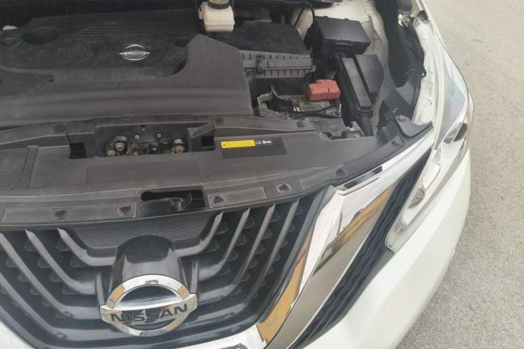 Used Nissan Murano 2019 2.5L XL Two-Wheel Drive Smart Connect Luxury Edition China VI Standard Engine Bay Left