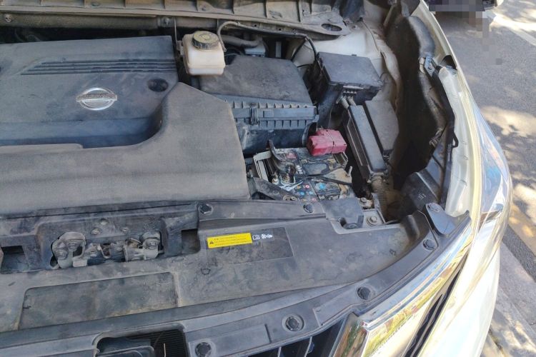Used Nissan Murano 2019 2.5L XE Two-Wheel Drive Elite Version China VI Standard Engine Bay Left