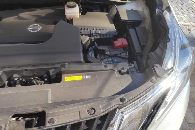Used Nissan Murano 2019 2.5L XE Two-Wheel Drive Elite Version China VI Standard Engine Bay Left