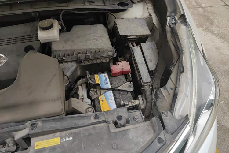 Used Nissan Murano 2019 2.5L XE Two-Wheel Drive Elite Version China VI Standard Engine Bay Left