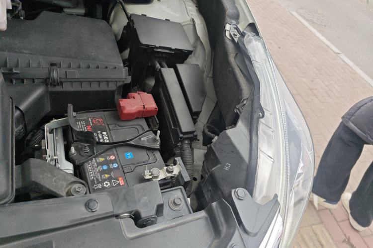 Used Nissan Murano 2019 2.5L XL Two-Wheel Drive Smart Connect Luxury Edition China VI Standard Engine Bay Left