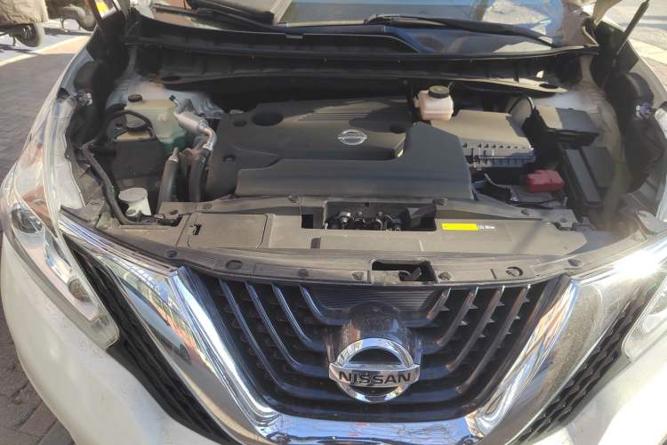 Used Nissan Murano 2019 2.5L XE Two-Wheel Drive Elite Version China VI Standard Engine Bay
