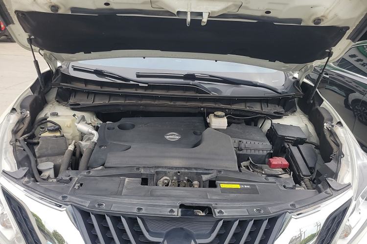Used Nissan Murano 2019 2.5L XL Plus Two-Wheel Drive SmartConnect Leading Edition China VI Standard Engine Bay