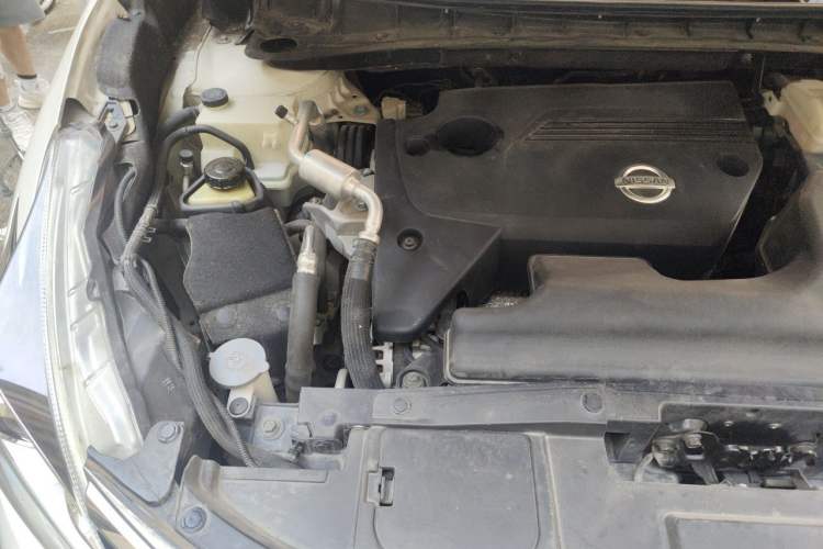 Used Nissan Murano 2019 2.5L XL Two-Wheel Drive Smart Connect Luxury Edition China VI Standard Engine Bay Right