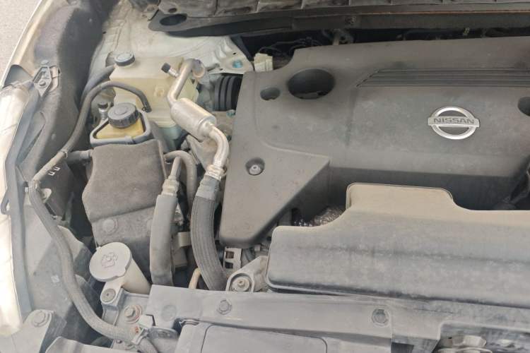 Used Nissan Murano 2019 2.5L XL Two-Wheel Drive Smart Connect Luxury Edition China VI Standard Engine Bay Right