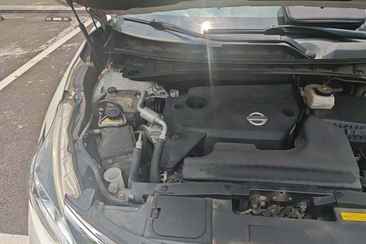 Used Nissan Murano 2019 2.5L XL Two-Wheel Drive Smart Connect Luxury Edition China VI Standard Engine Bay Right