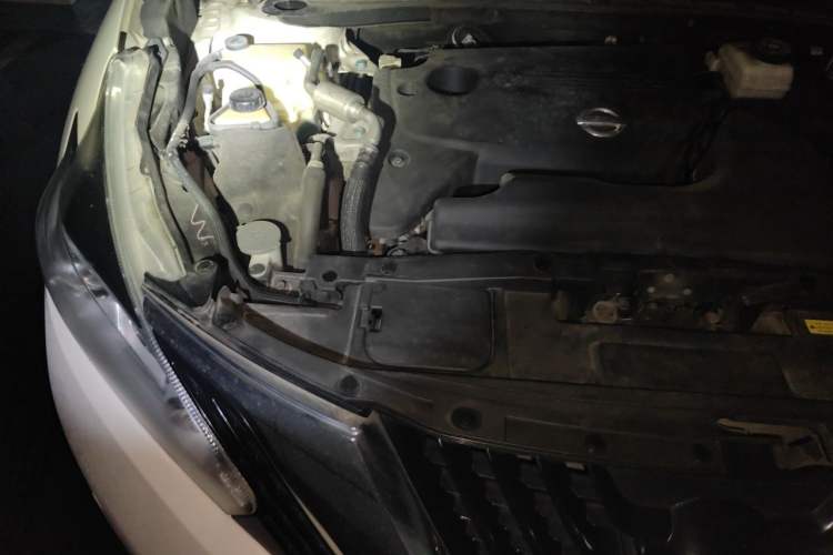 Used Nissan Murano 2019 2.5L XL Two-Wheel Drive Smart Connect Luxury Edition China VI Standard Engine Bay Right