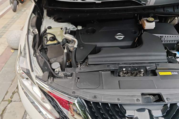 Used Nissan Murano 2019 2.5L XL Plus Two-Wheel Drive SmartConnect Leading Edition China VI Standard Engine Bay Right