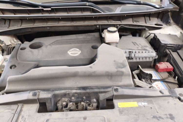 Used Nissan Murano 2019 2.5L XL Two-Wheel Drive Smart Connect Luxury Edition China VI Standard Engine Bay Right