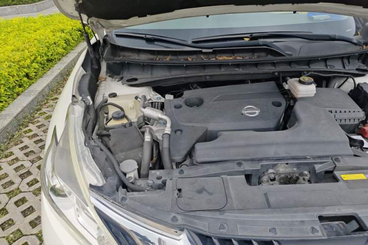 Used Nissan Murano 2019 2.5L XL Two-Wheel Drive Smart Connect Luxury Edition China VI Standard Engine Bay Right