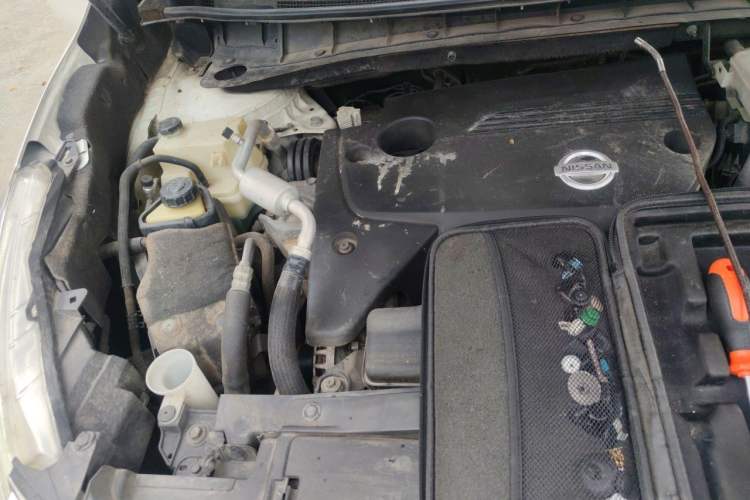 Used Nissan Murano 2019 2.5L XE Two-Wheel Drive Elite Version China VI Standard Engine Bay Right