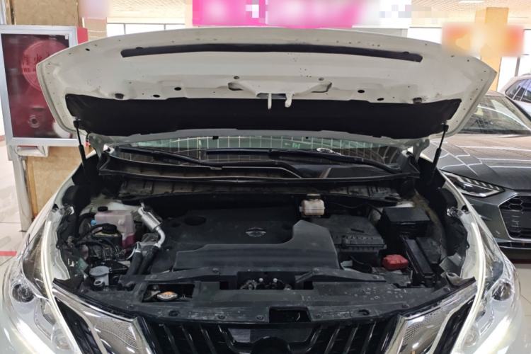 Used Nissan Murano 2019 2.5L XL Two-Wheel Drive Smart Connect Luxury Edition China VI Standard Engine Bay