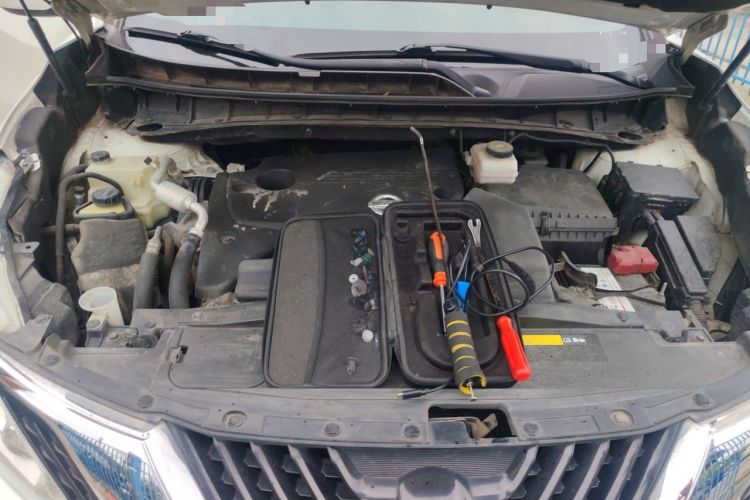 Used Nissan Murano 2019 2.5L XE Two-Wheel Drive Elite Version China VI Standard Engine Bay