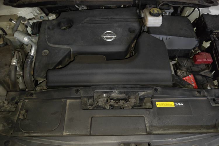 Used Nissan Murano 2019 2.5L XL Two-Wheel Drive Smart Connect Luxury Edition China VI Standard Engine Bay