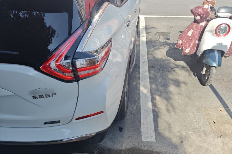 Used Nissan Murano 2019 2.5L XL Two-Wheel Drive Smart Connect Luxury Edition China VI Standard Exterior 1
