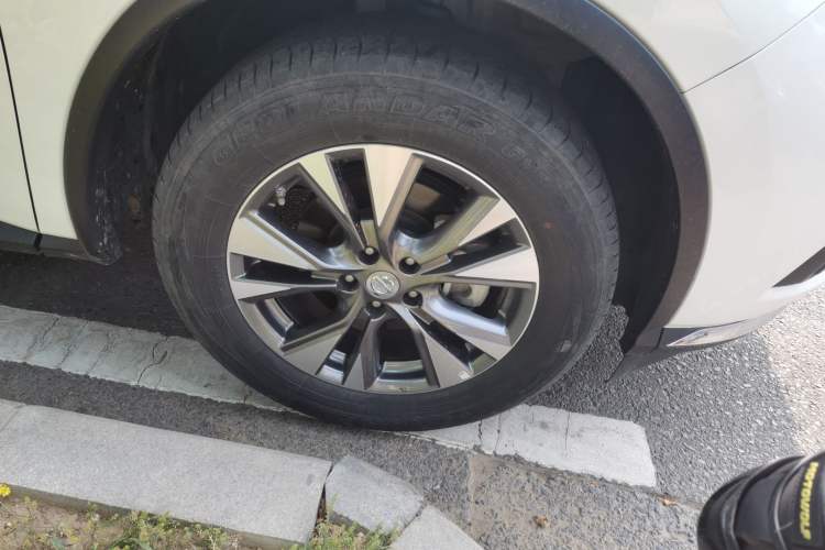 Used Nissan Murano 2019 2.5L XL Two-Wheel Drive Smart Connect Luxury Edition China VI Standard Exterior 7