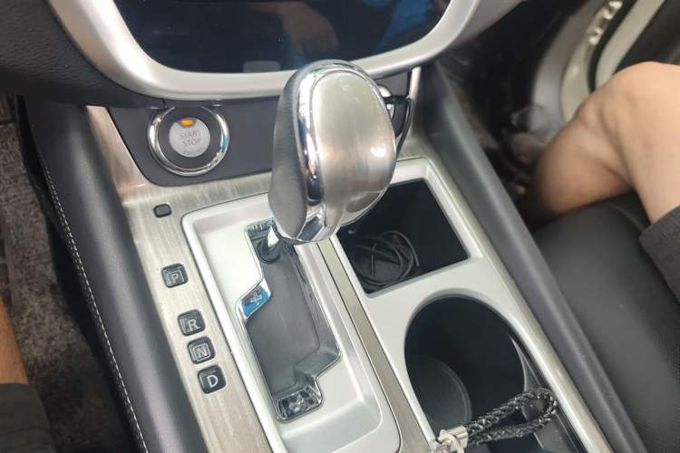 Used Nissan Murano 2019 2.5L XL Two-Wheel Drive Smart Connect Luxury Edition China VI Standard Gear Lever
