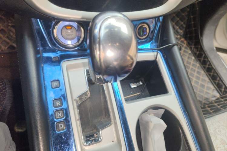 Used Nissan Murano 2019 2.5L XL Two-Wheel Drive Smart Connect Luxury Edition China VI Standard Gear Lever