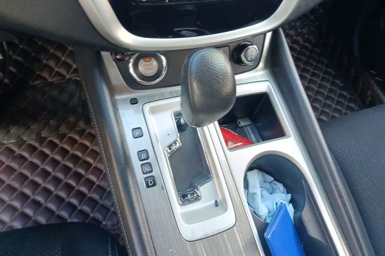 Used Nissan Murano 2019 2.5L XE Two-Wheel Drive Elite Version China VI Standard Gear Lever